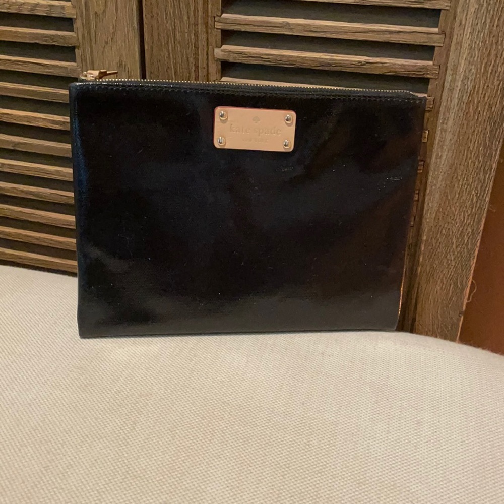 NWT Kate spade lg pouch